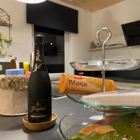 Waldblick - 4-star In Ouren Semesterbostad Burg Reuland